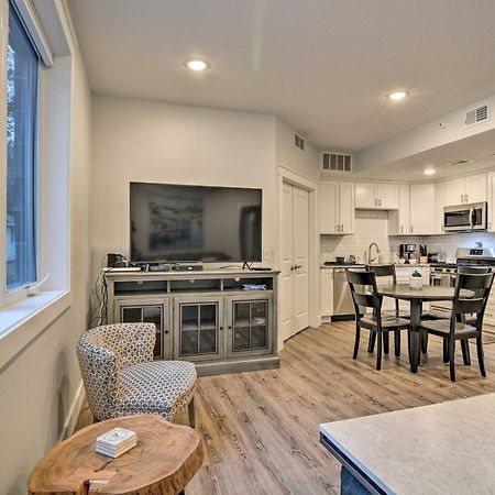 Modern Traverse City Condo About 1 Mi To Bay! 외부 사진