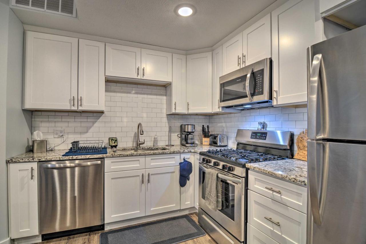 Modern Traverse City Condo About 1 Mi To Bay! 외부 사진