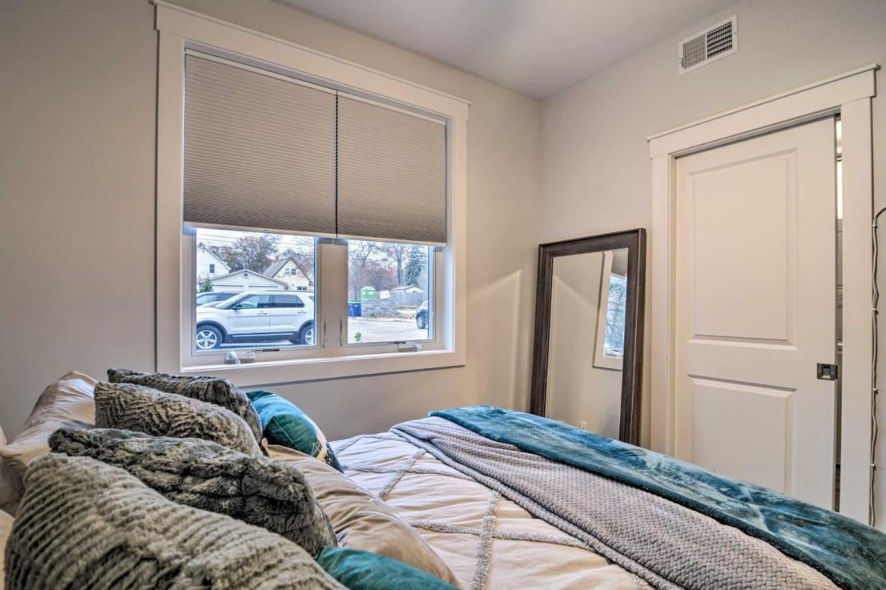 Modern Traverse City Condo About 1 Mi To Bay! 외부 사진