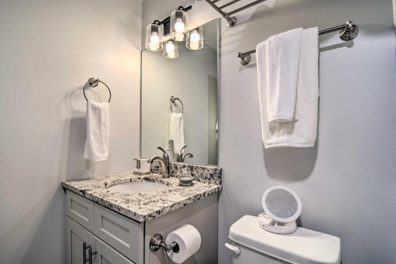 Modern Traverse City Condo About 1 Mi To Bay! 외부 사진
