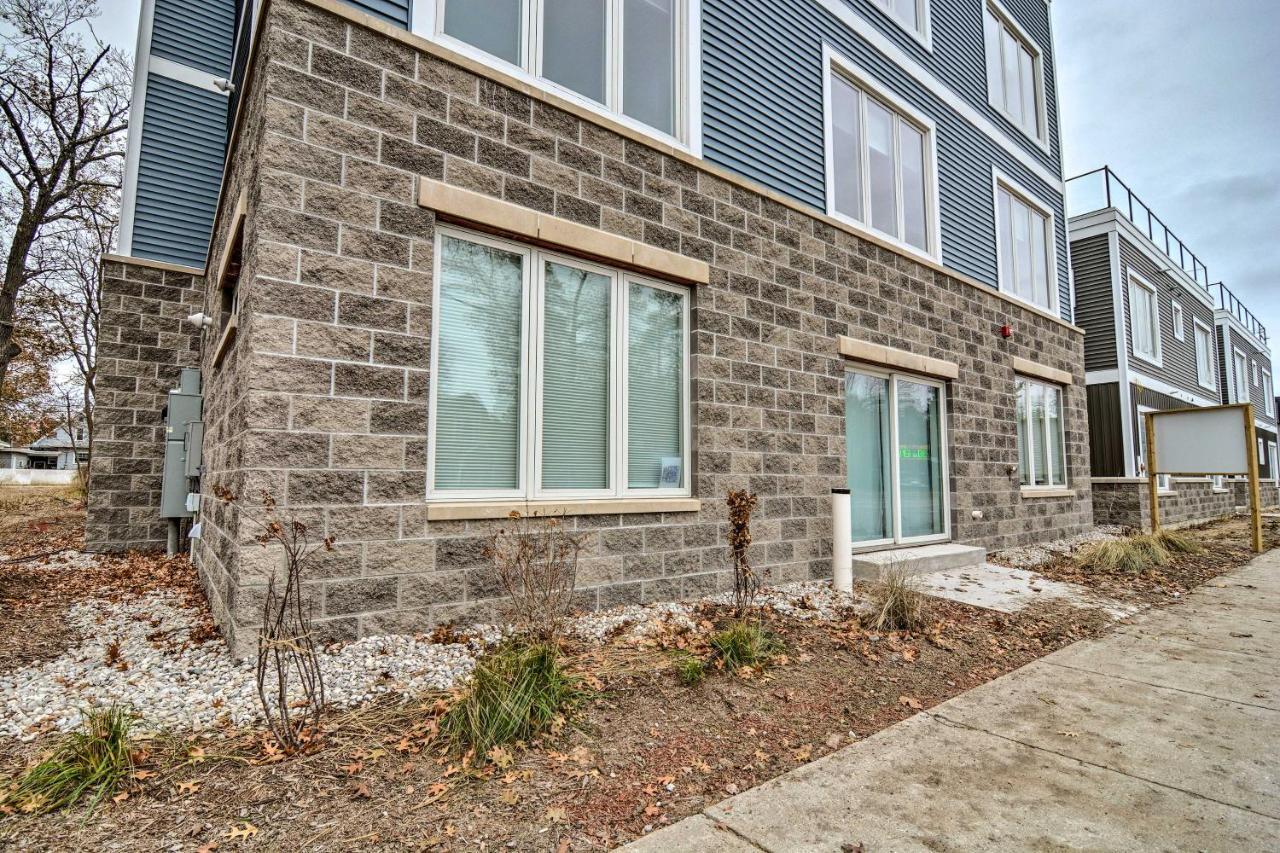Modern Traverse City Condo About 1 Mi To Bay! 외부 사진